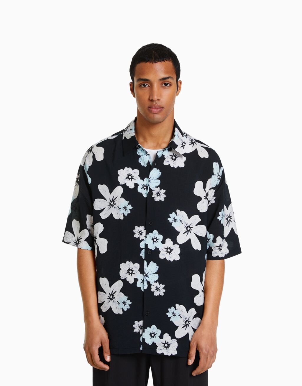 Short sleeve floral print shirt - Woman | Bershka