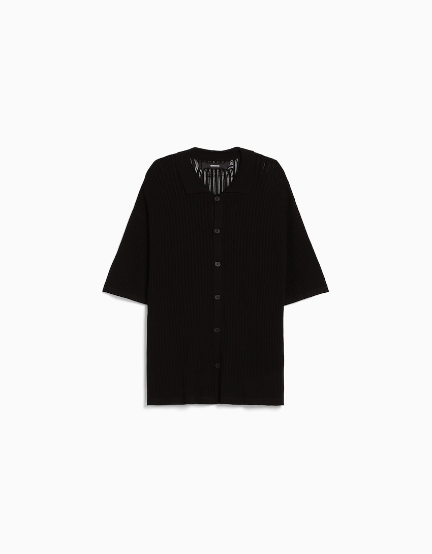 Basic short sleeve openknit shirt Man Bershka