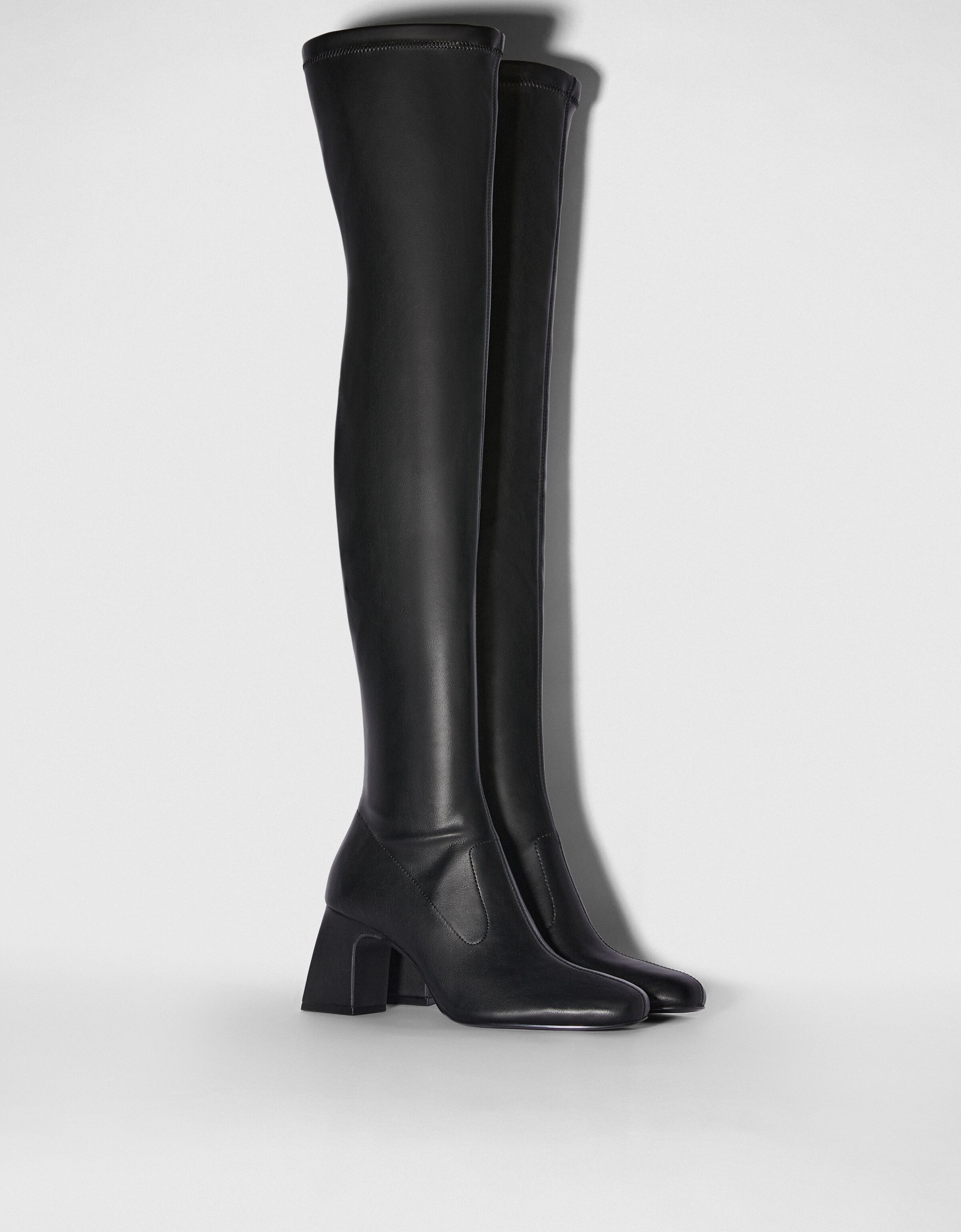 Overknee laarzen met halfhoge hak - Schoenen - Dames | Bershka