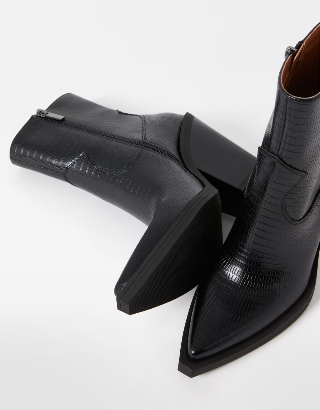 Cowboy highheel ankle boots Woman Bershka