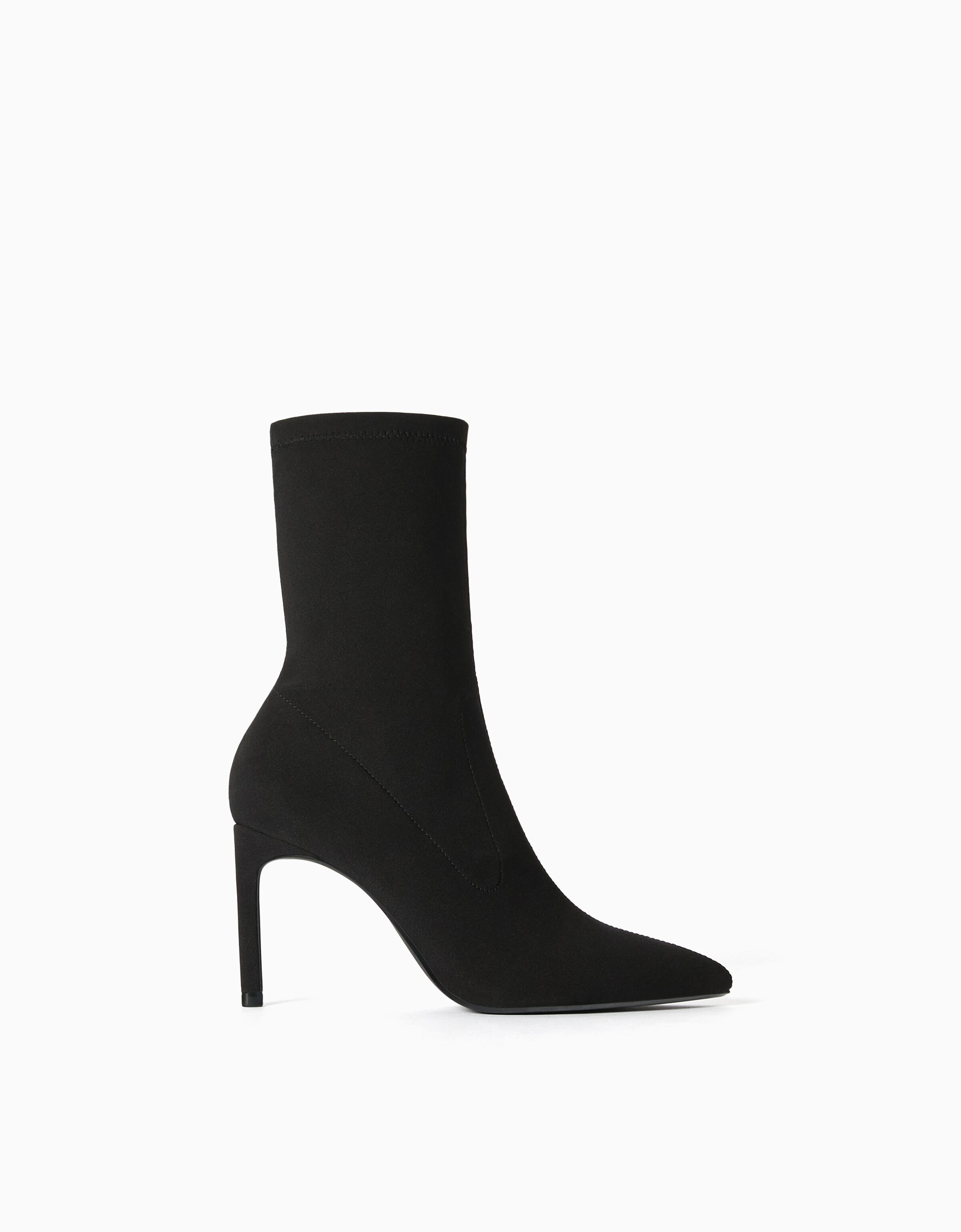 Laarzen en Enkellaarzen voor Dames | Nieuwe Collectie | Bershka