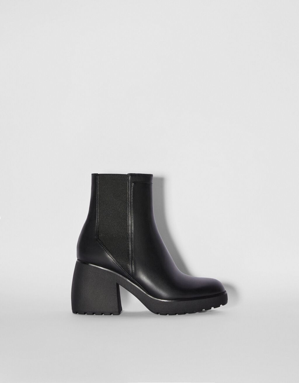Block-heel ankle boots with elastic gores
