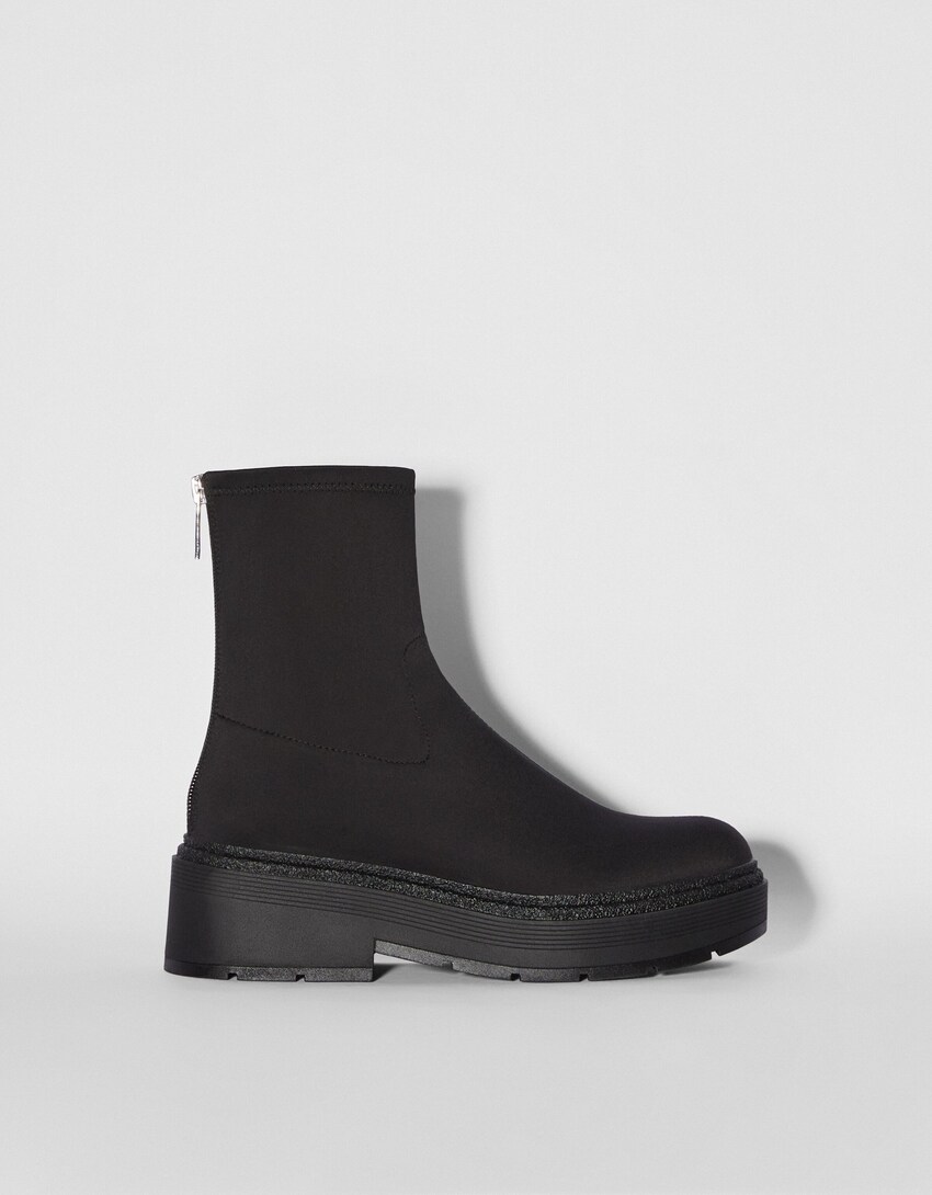 Fitted flat ankle boots - Woman | Bershka