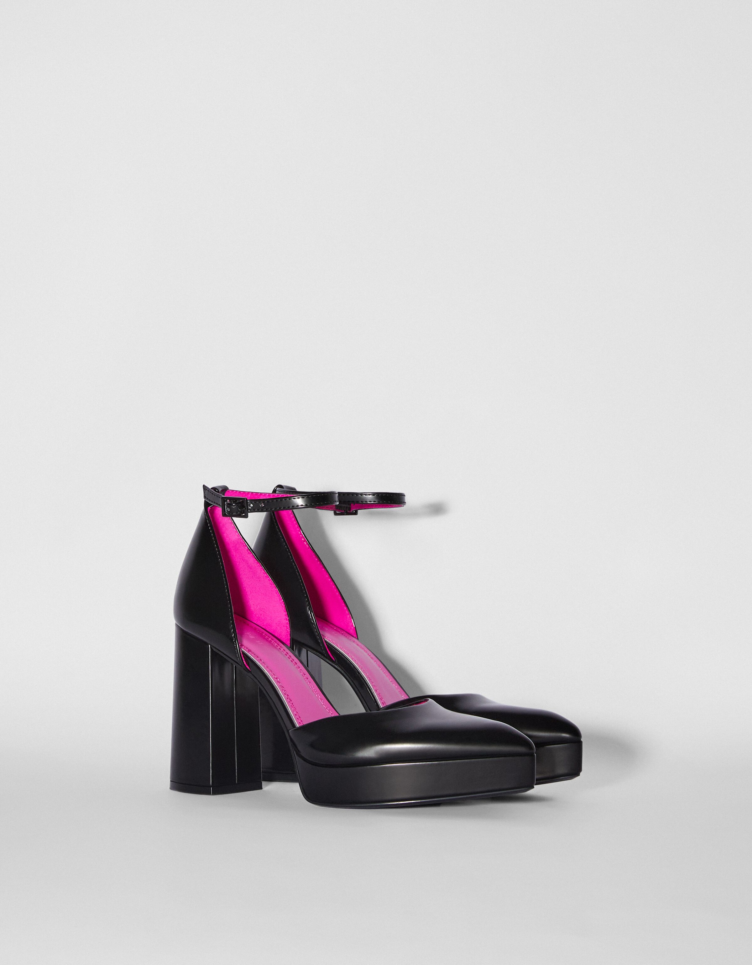 Plateauschoenen met hak - Schoenen - Dames | Bershka