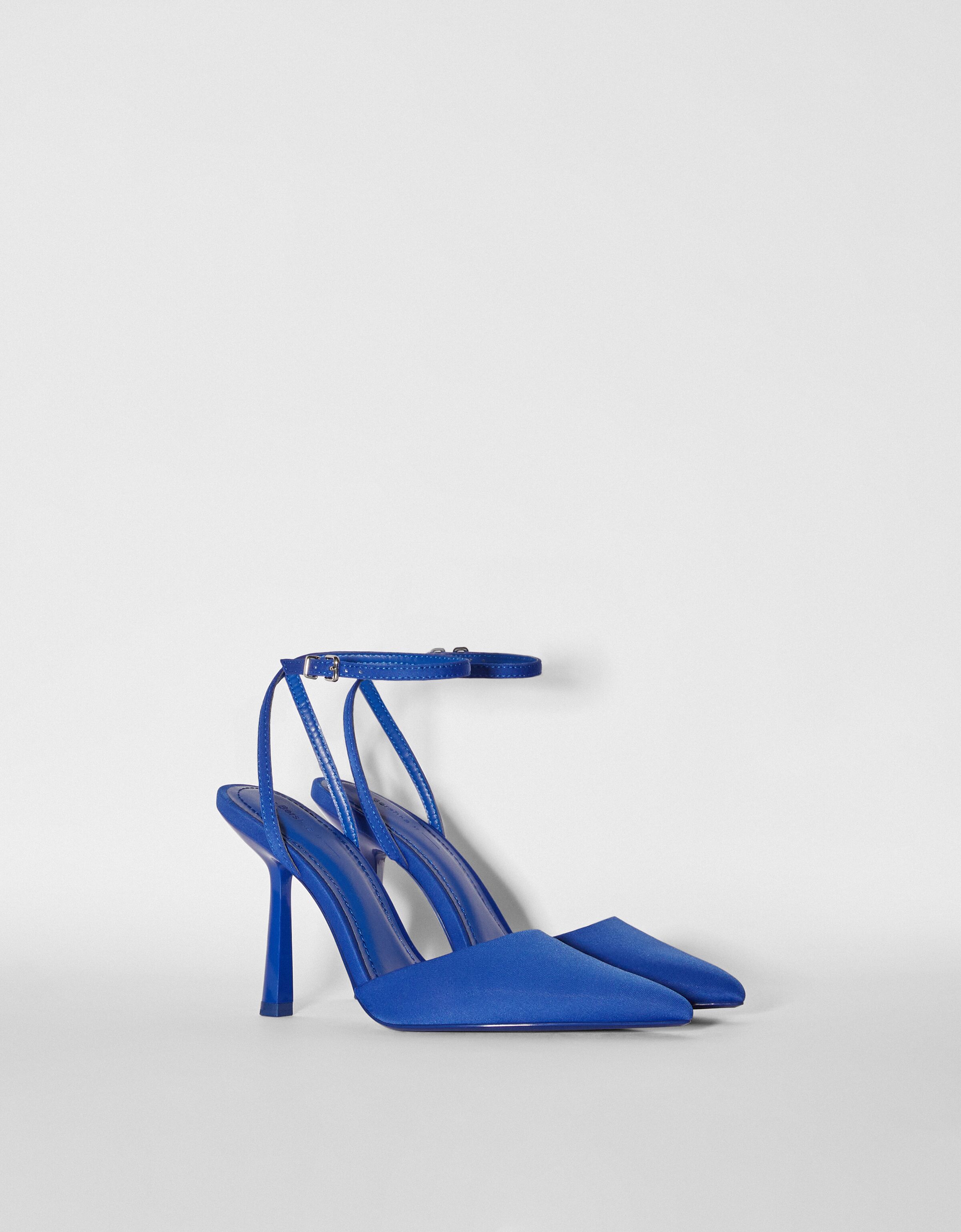 Slingback met hak en bandje - Schoenen - Dames | Bershka