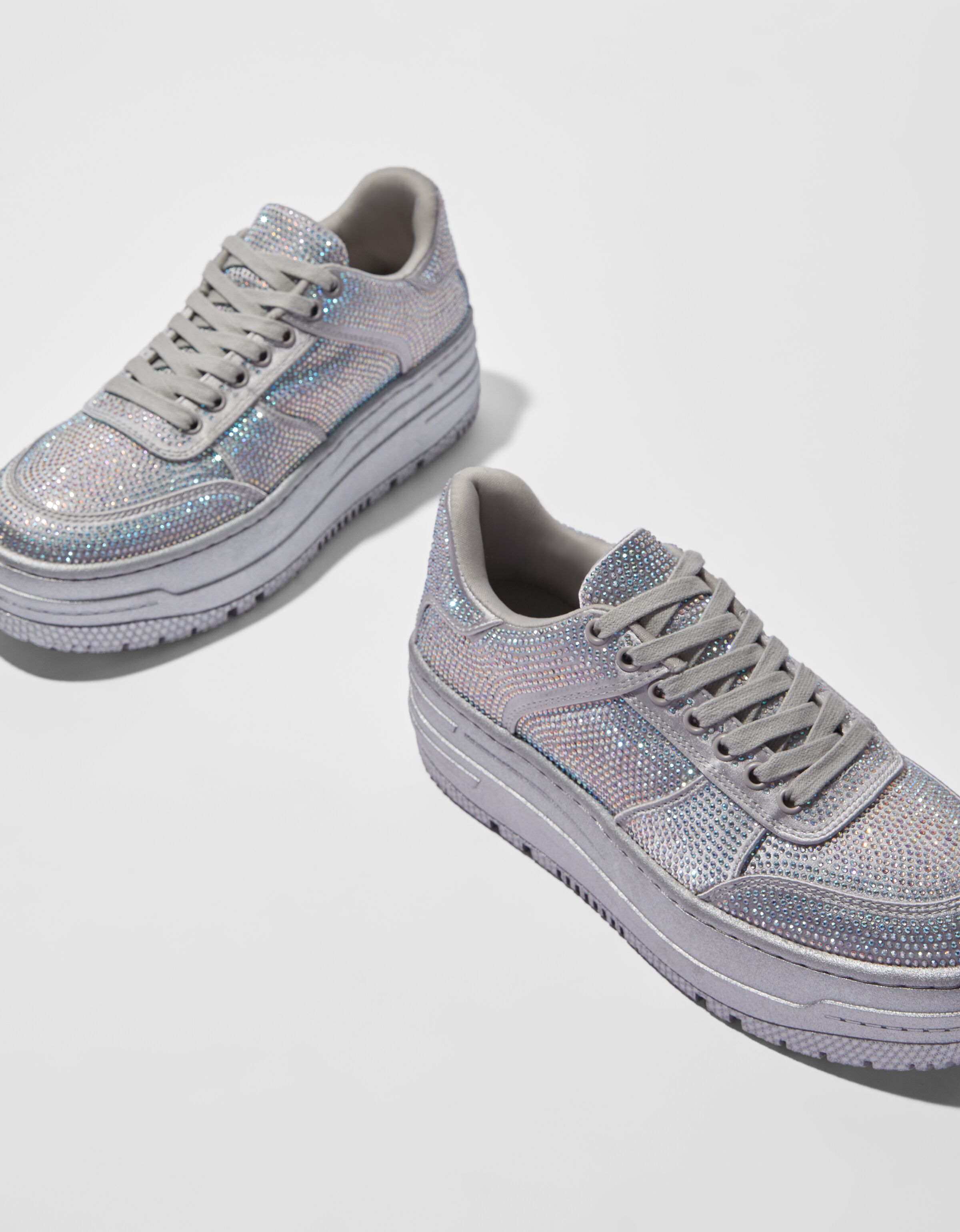 Sneakers met plateauzool en strass - Schoenen - Dames | Bershka