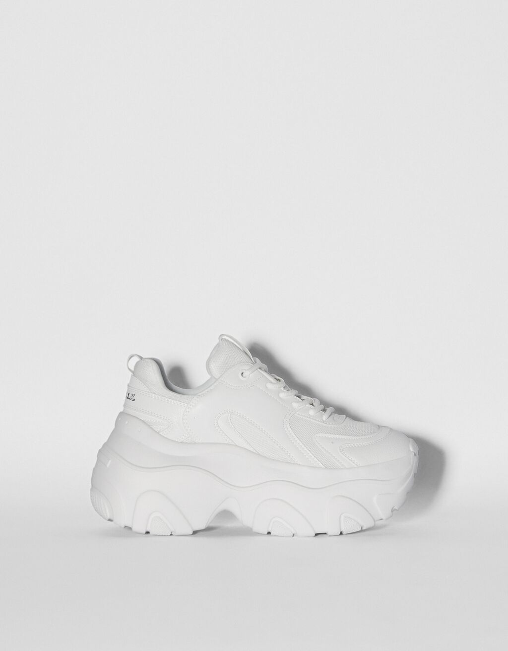 Trainers with contrast mesh and XL soles - Woman | Bershka