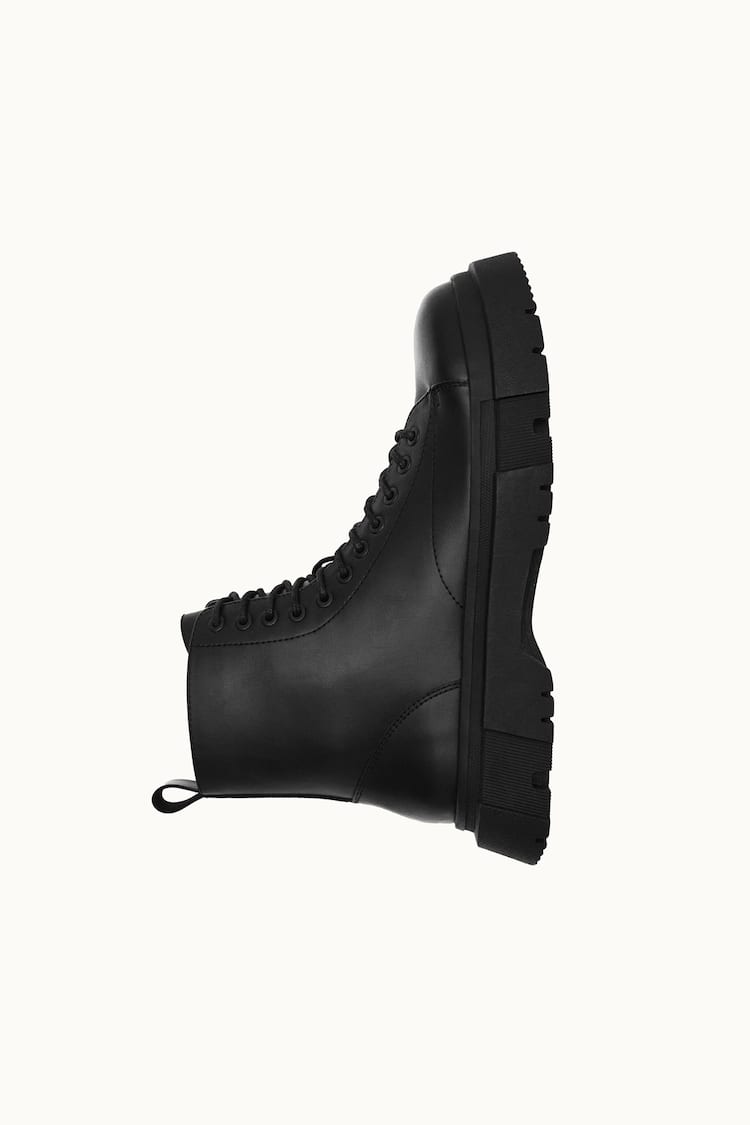 Men's track sole lace-up boots