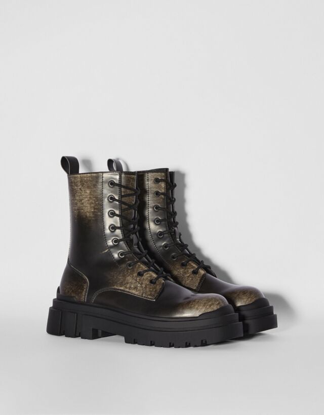 Men's distressed boots with track soles 