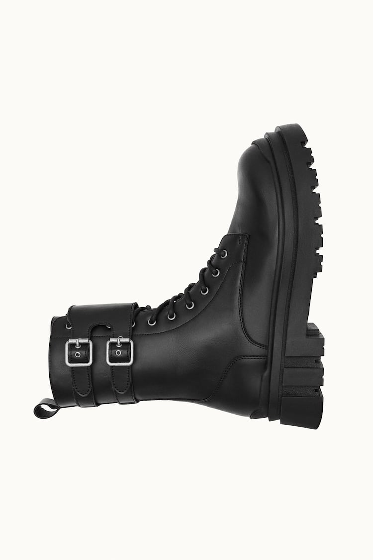 Men's lace-up boots with buckles