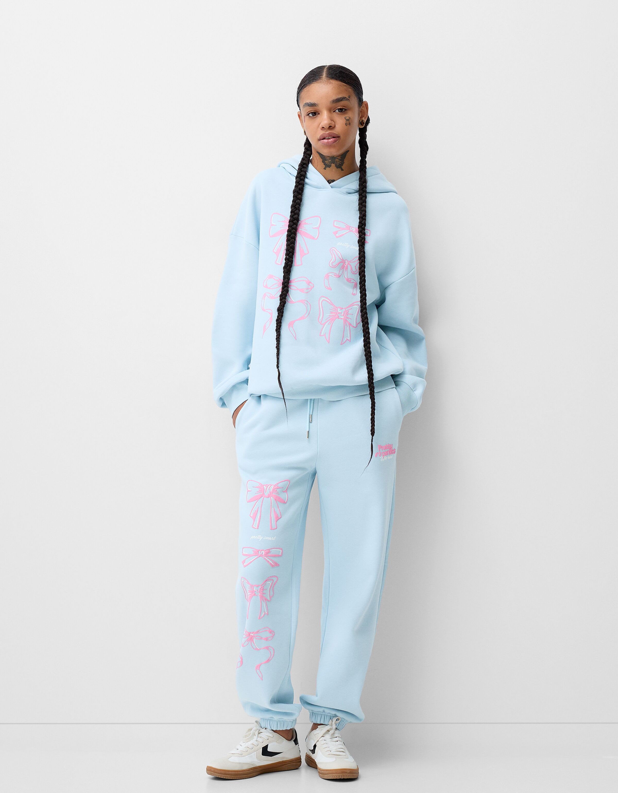 Plush printed sweatshirt and trousers set Total look Women Bershka