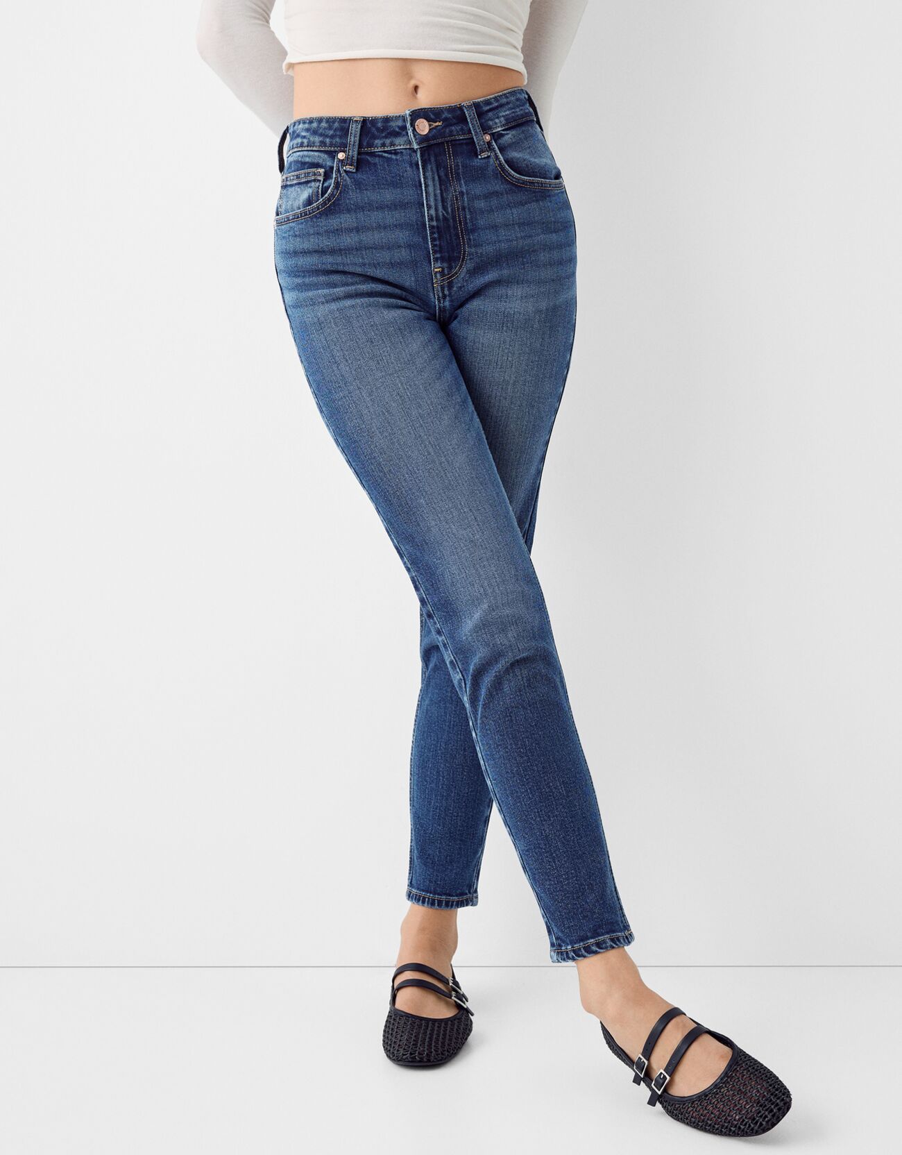 Bershka Mom Jeans Slim Comfort Fit Donna 42 (Eu 38) Azzurro