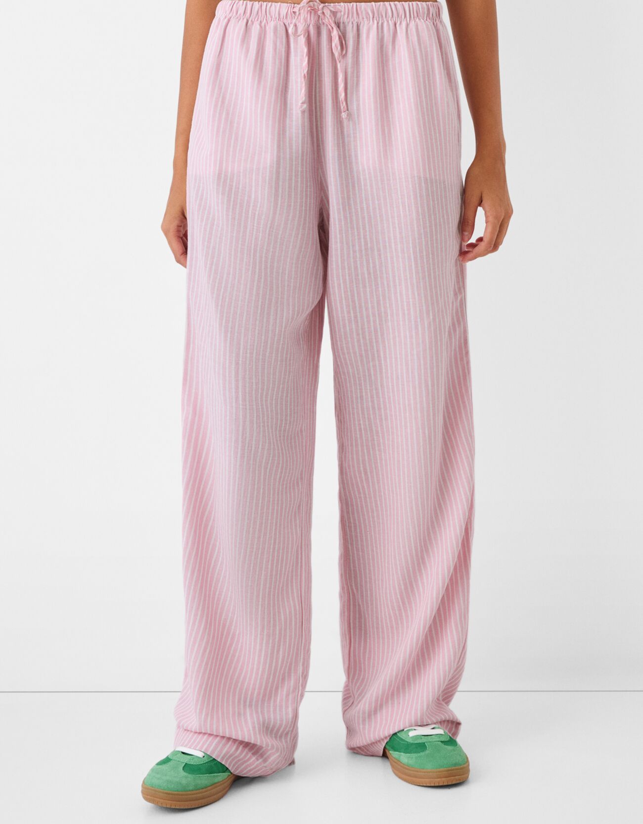 Bershka Pantaloni Straight A Righe Con Vita Elasticizzata Donna S Rosa