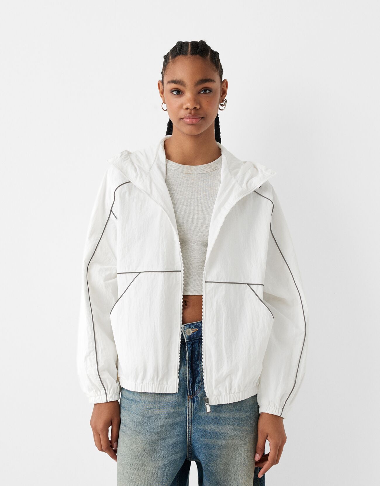 Bershka Jacke Mit Kapuze Und Farblich Abgesetztem Detail Damen S Weiss