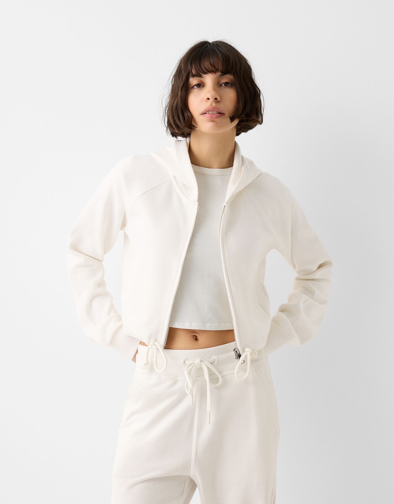 Bershka Cropped-Hoodie Mit Reißverschluss Damen L Grbrochenes Weiss