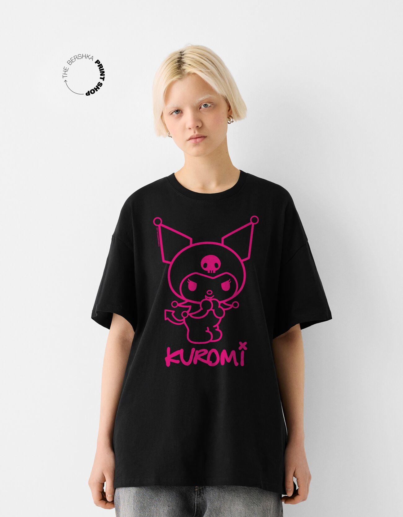 Bershka T-Shirt Kuromi Im Boxy-Fit Mit Kurzen Ärmeln Damen Xs Schwarz