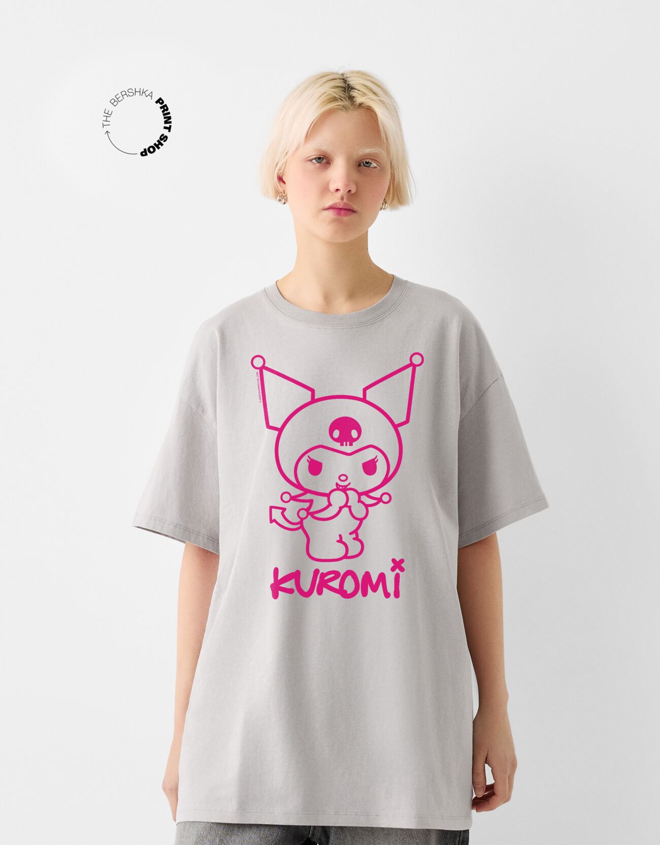 Bershka T-Shirt Kuromi Im Boxy-Fit Mit Kurzen Ärmeln Damen Xl Grau