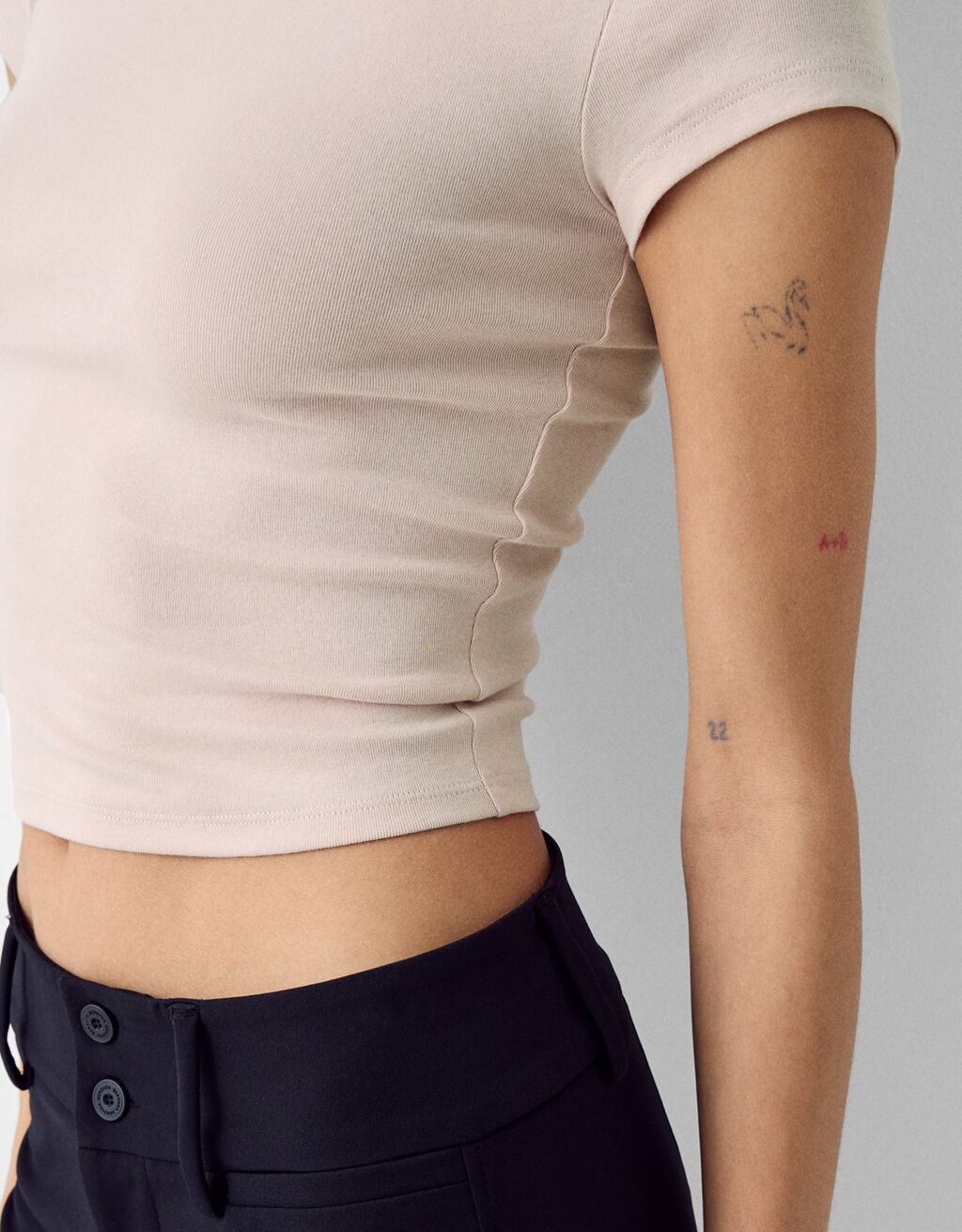 Maglietta a maniche corte con collo rotondo-Rosa-5