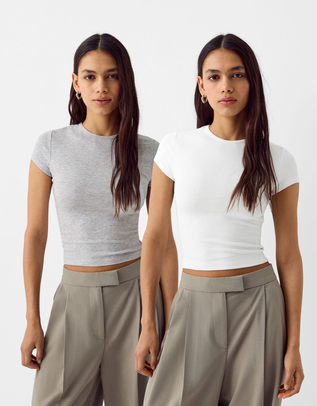 Pack 2 camisetas manga corta cuello redondo REBAJAS hasta 40 Mujer Bershka