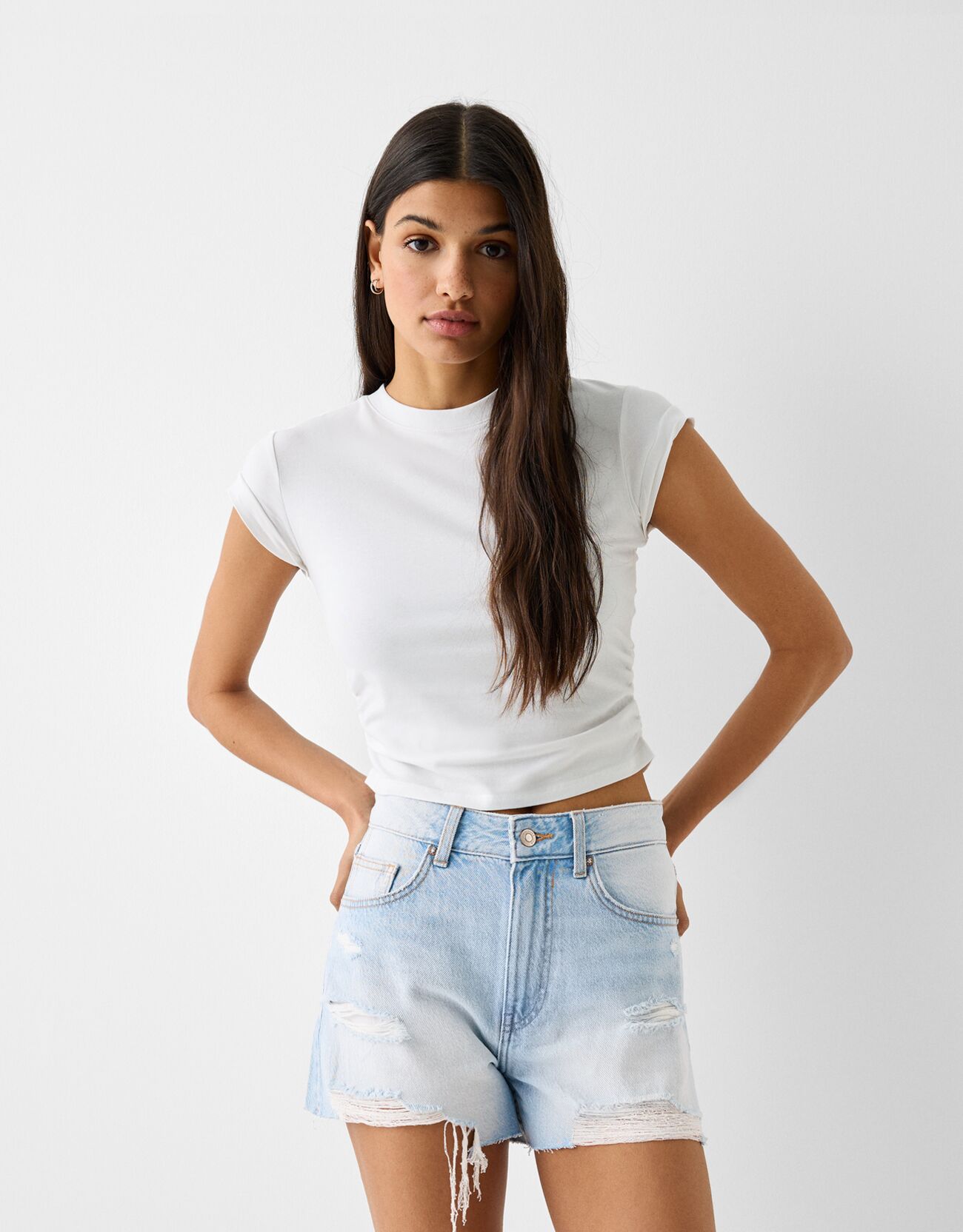 Bershka Jeansshorts Mit Rissen Damen 40 Hellblau