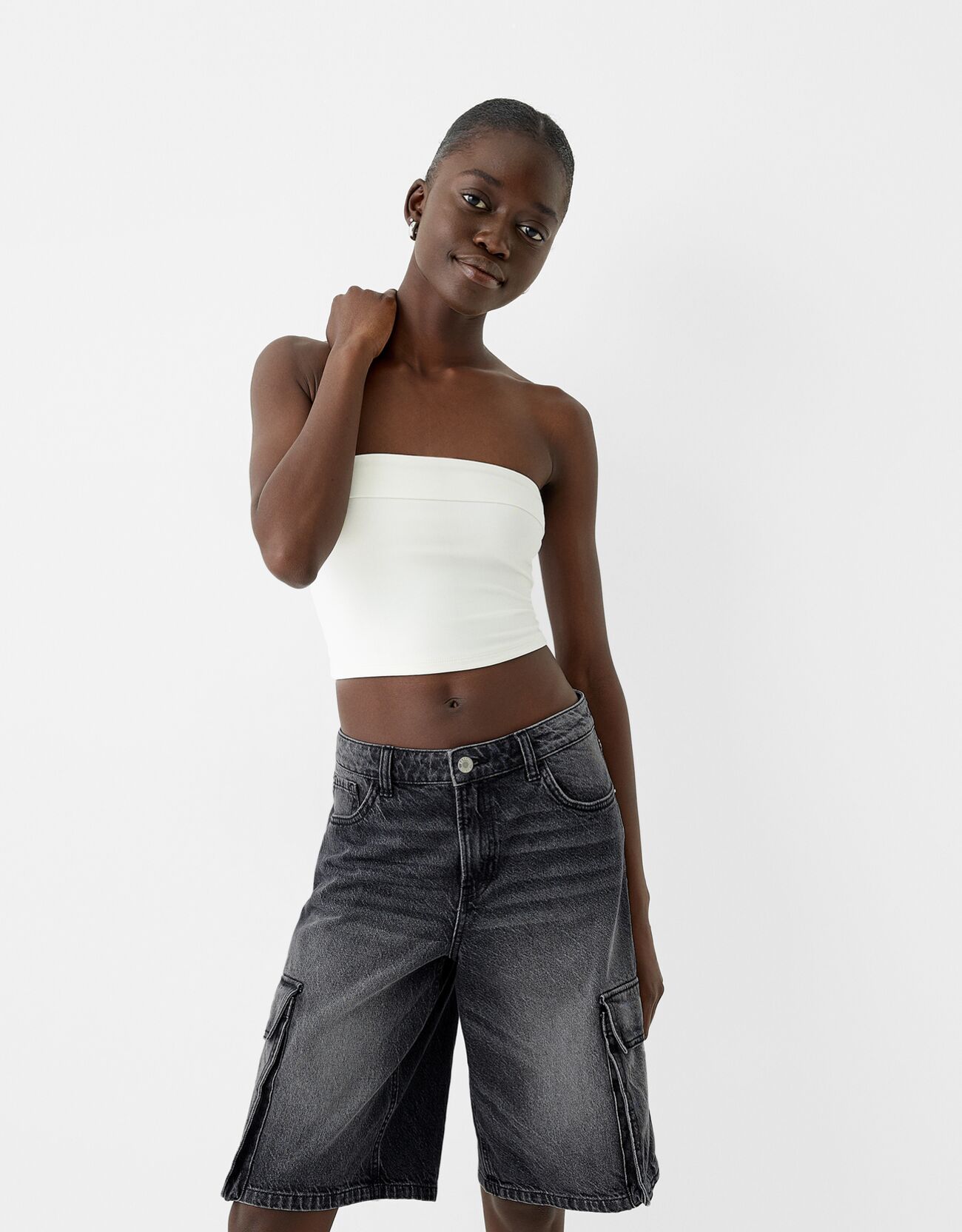 Bershka Baggy Denim Cargo Bermuda Shorts Women 04 Black