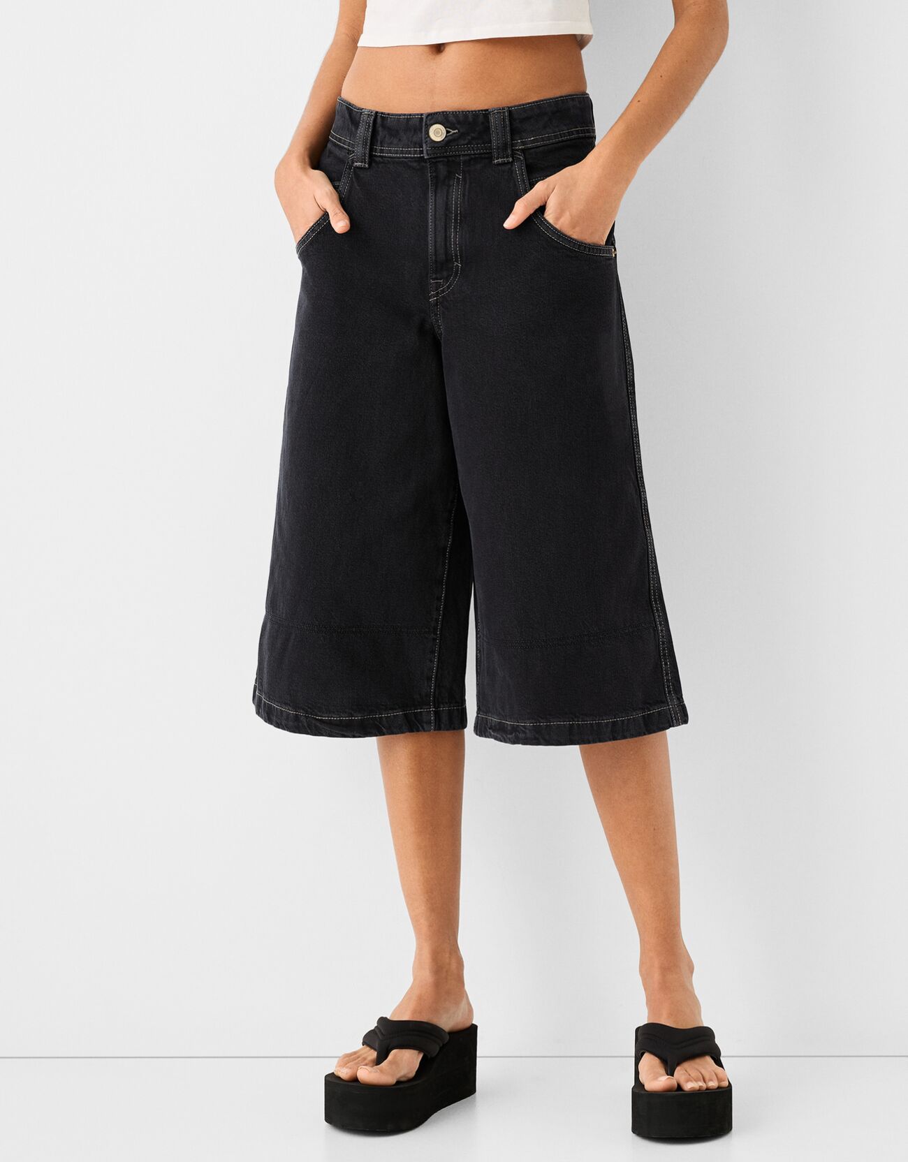 Bershka Jort-Bermudas Aus Serge Im Baggy-Hosen-Stil Damen 38 Schwarz