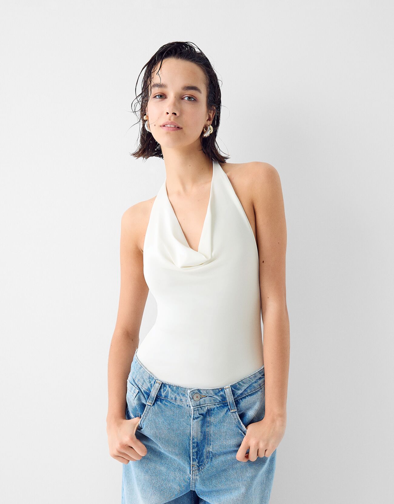 Bershka Drapierter Neckholder-Body Damen M Rohweiß