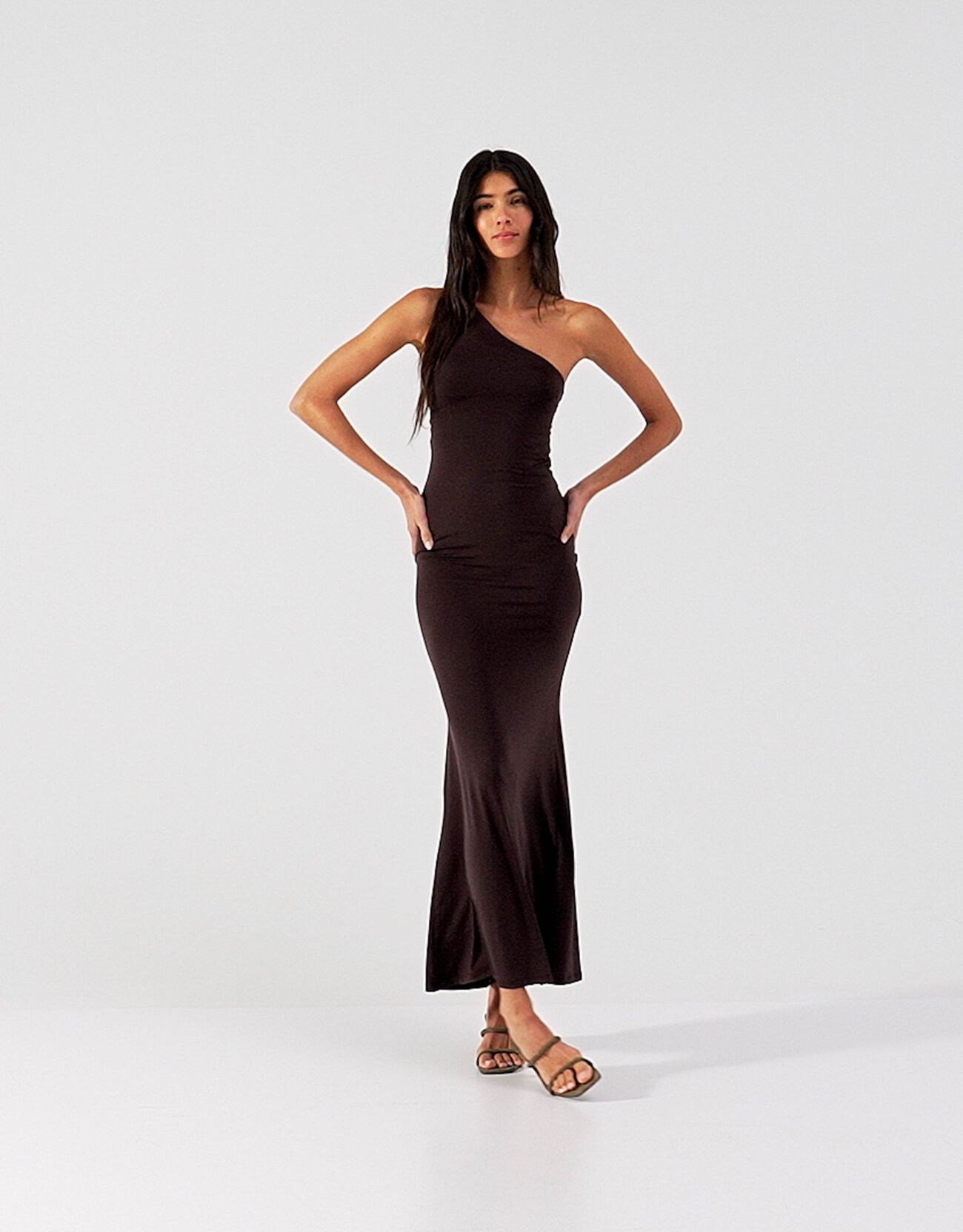 Robe midi asymetrique Femme Bershka