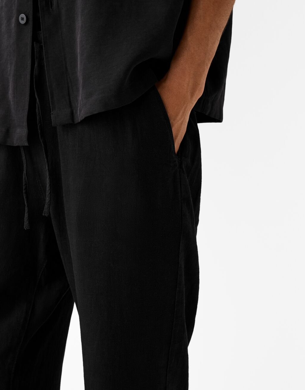 Calças jogger wide com linho-Preto-5