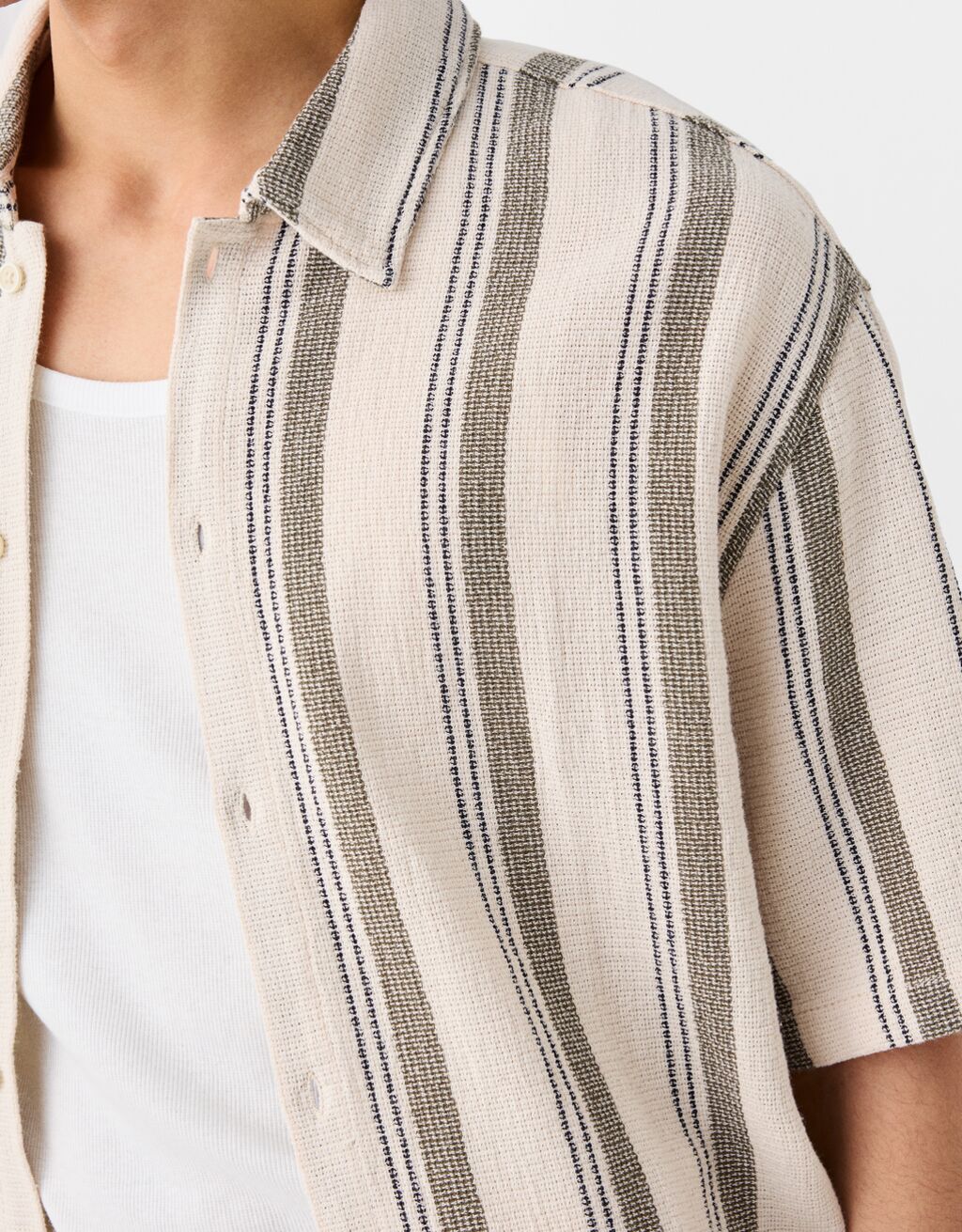 Camisa de manga curta rústica com riscas-Caqui-5