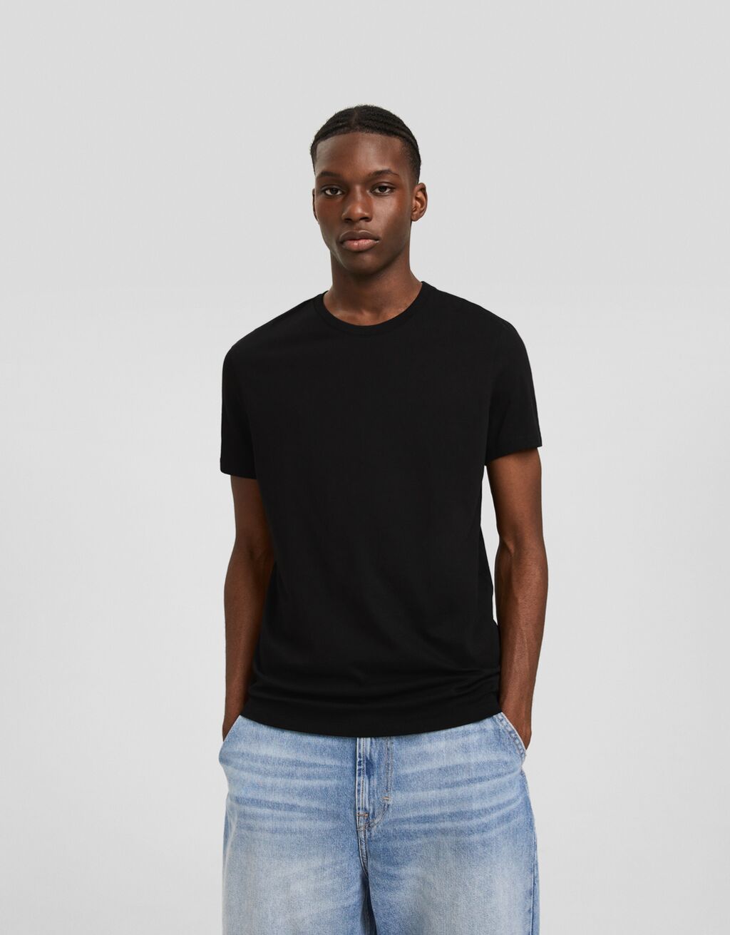 T-shirt manga curta regular fit-Preto-0