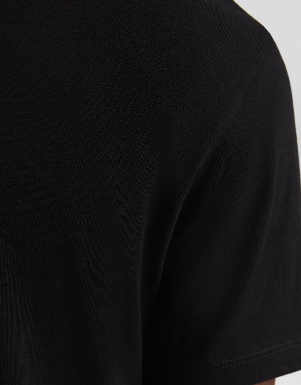 T-shirt manga curta regular fit-Preto-5