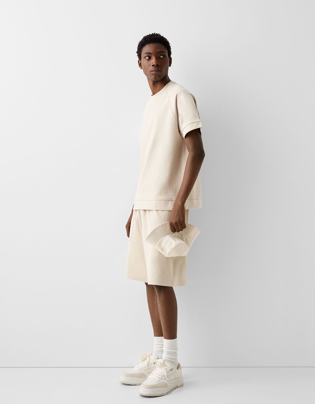 T-shirt manga curta boxy fit interlock-Bege-3