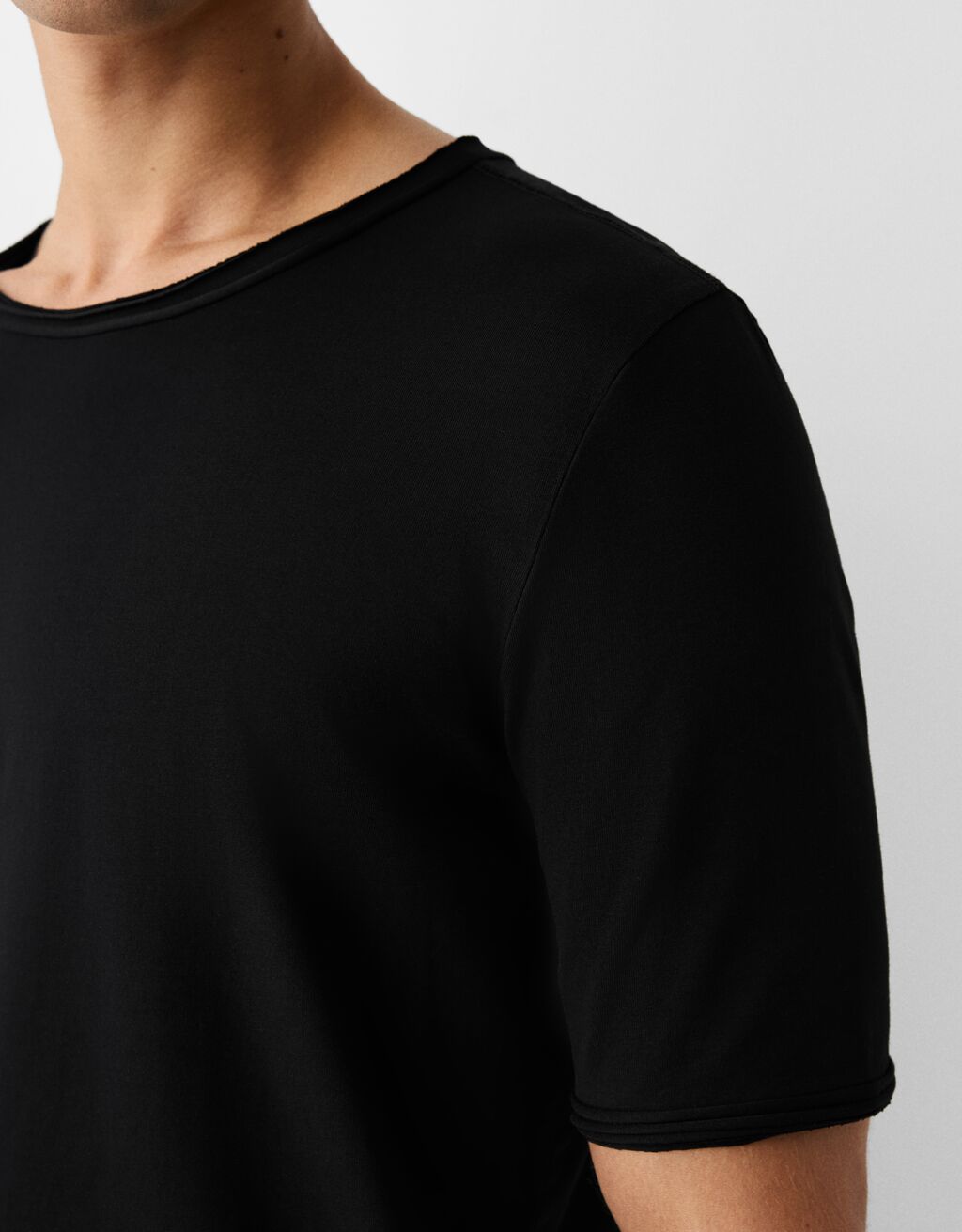 טי שירט Slim fit עם שרוול קצר-שחור-5