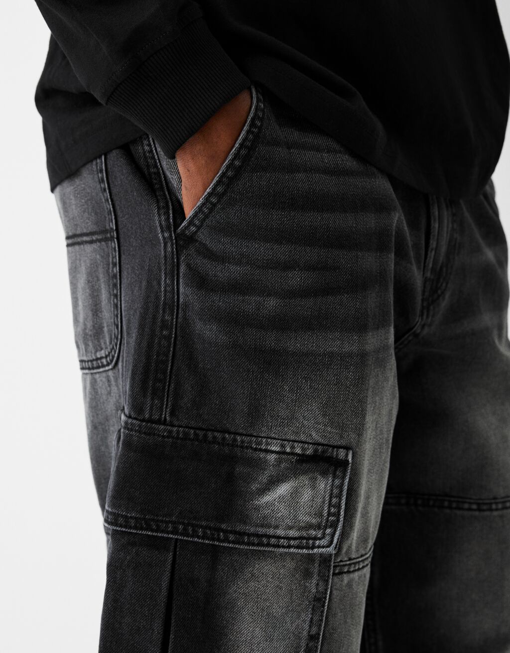 Baggy denim cargo Bermuda shorts - Men | Bershka