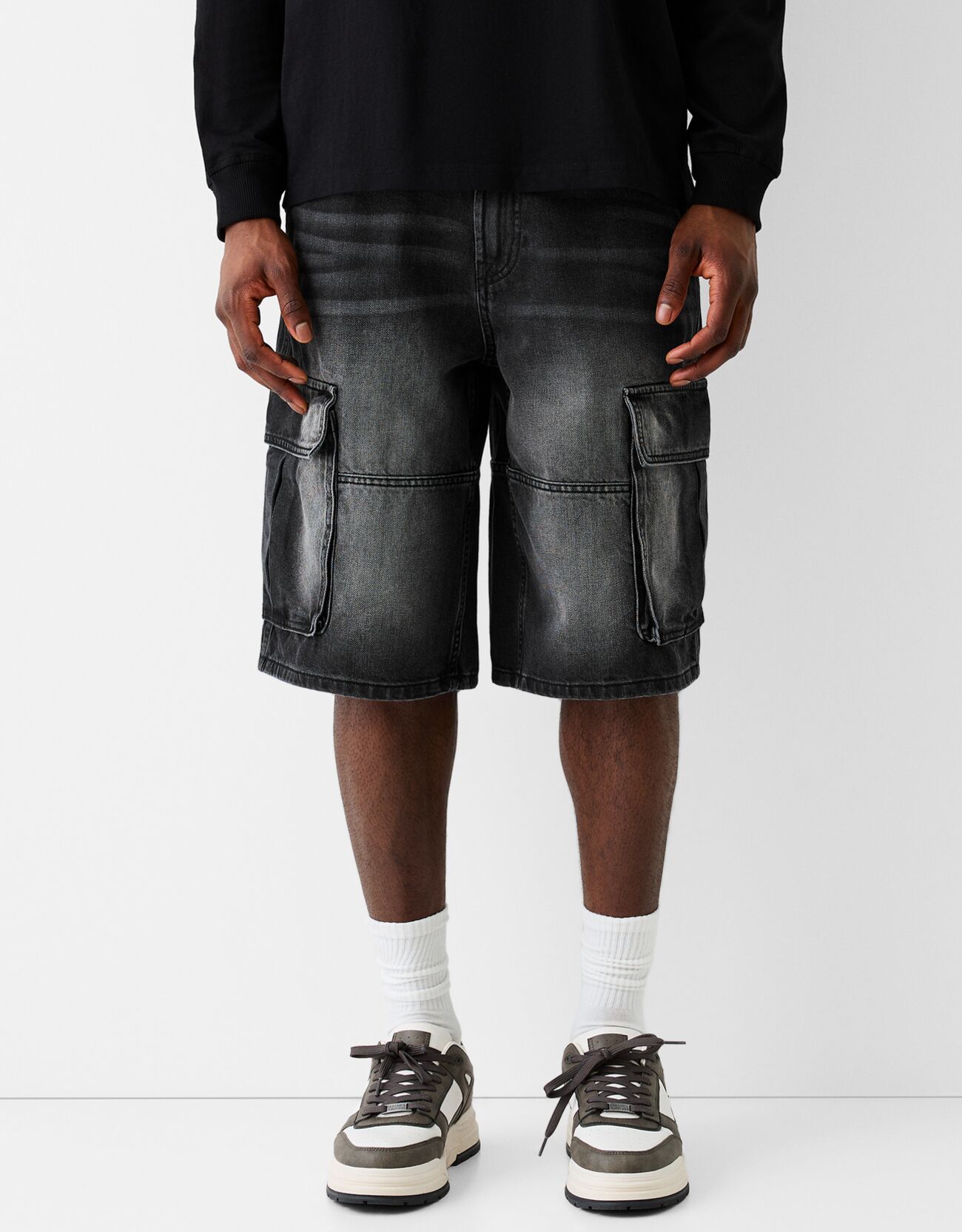 Bershka Jeans-Bermudashorts Im Baggy- Und Cargo-Stil Herren 42 Schwarz