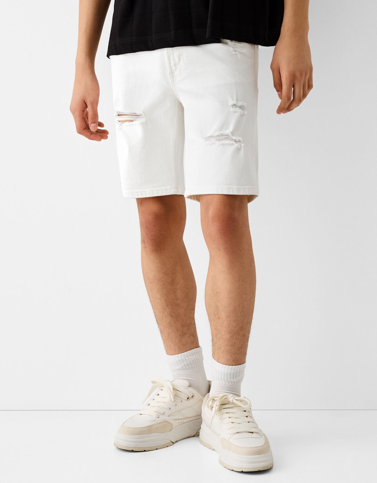 Bershka Jeans-Bermudashorts Mit Rissen Herren 38 Weiss