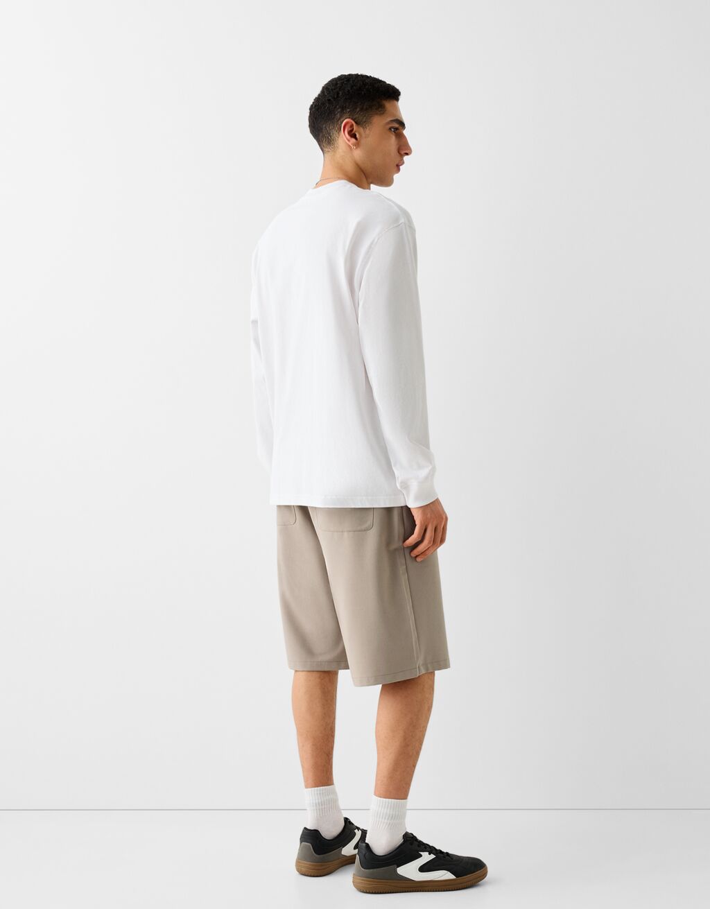 Wide fit tailored Bermuda shorts-Sand-2