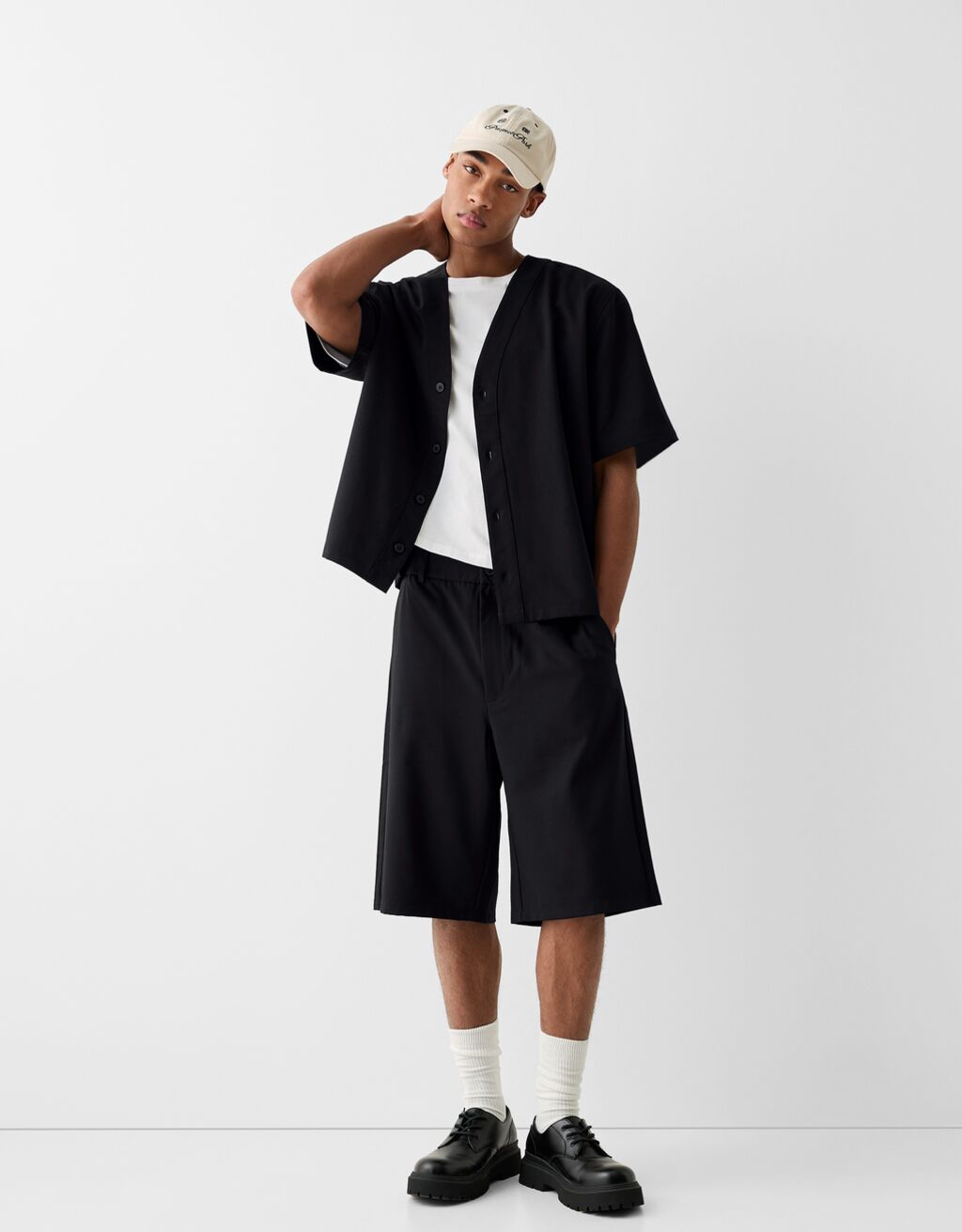 Calções bermuda tailoring fit de perna larga-Preto-0