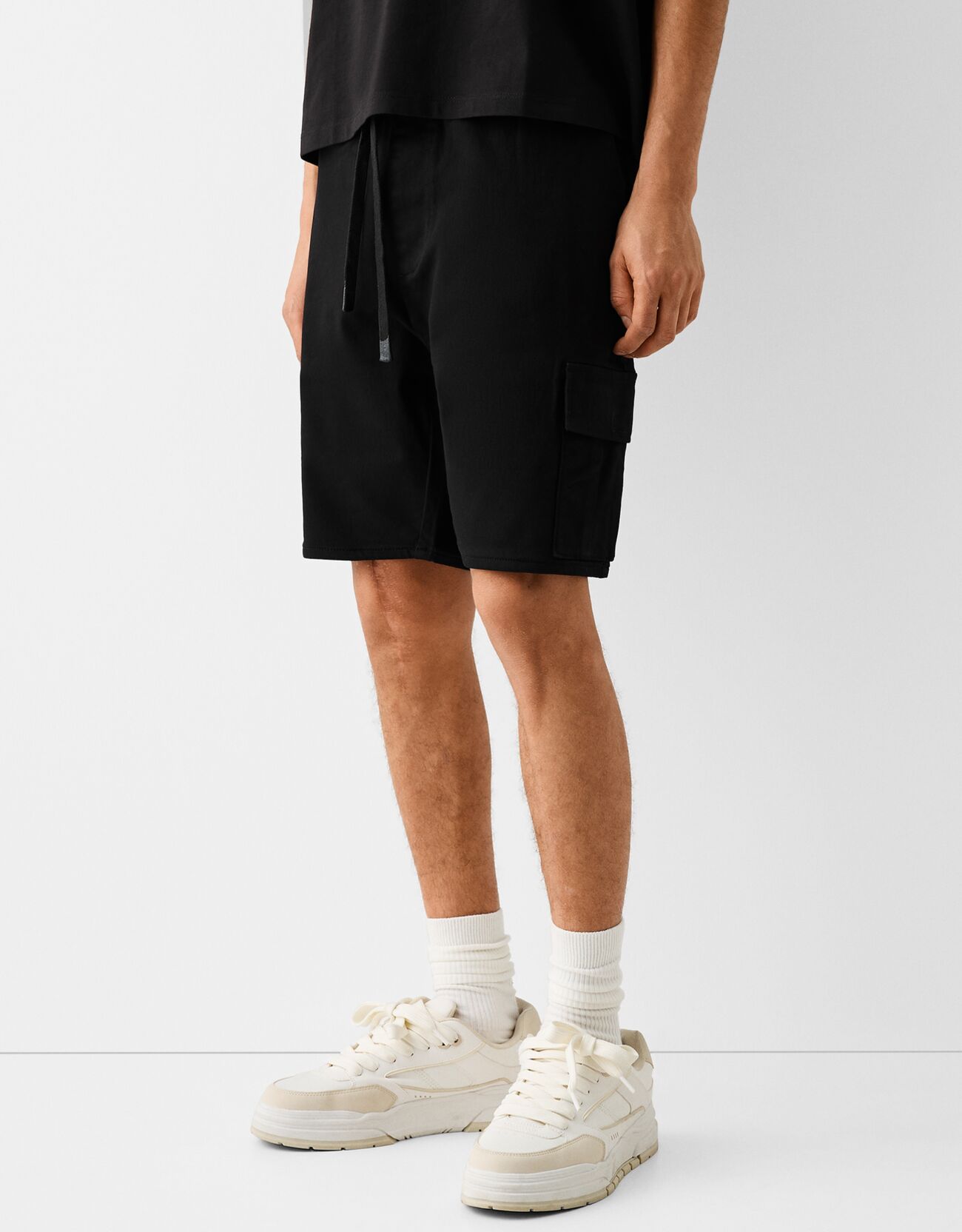 Bershka Soft-Touch-Jogginghose Im Bermudas Cargo-Stil Herren Xxl Schwarz