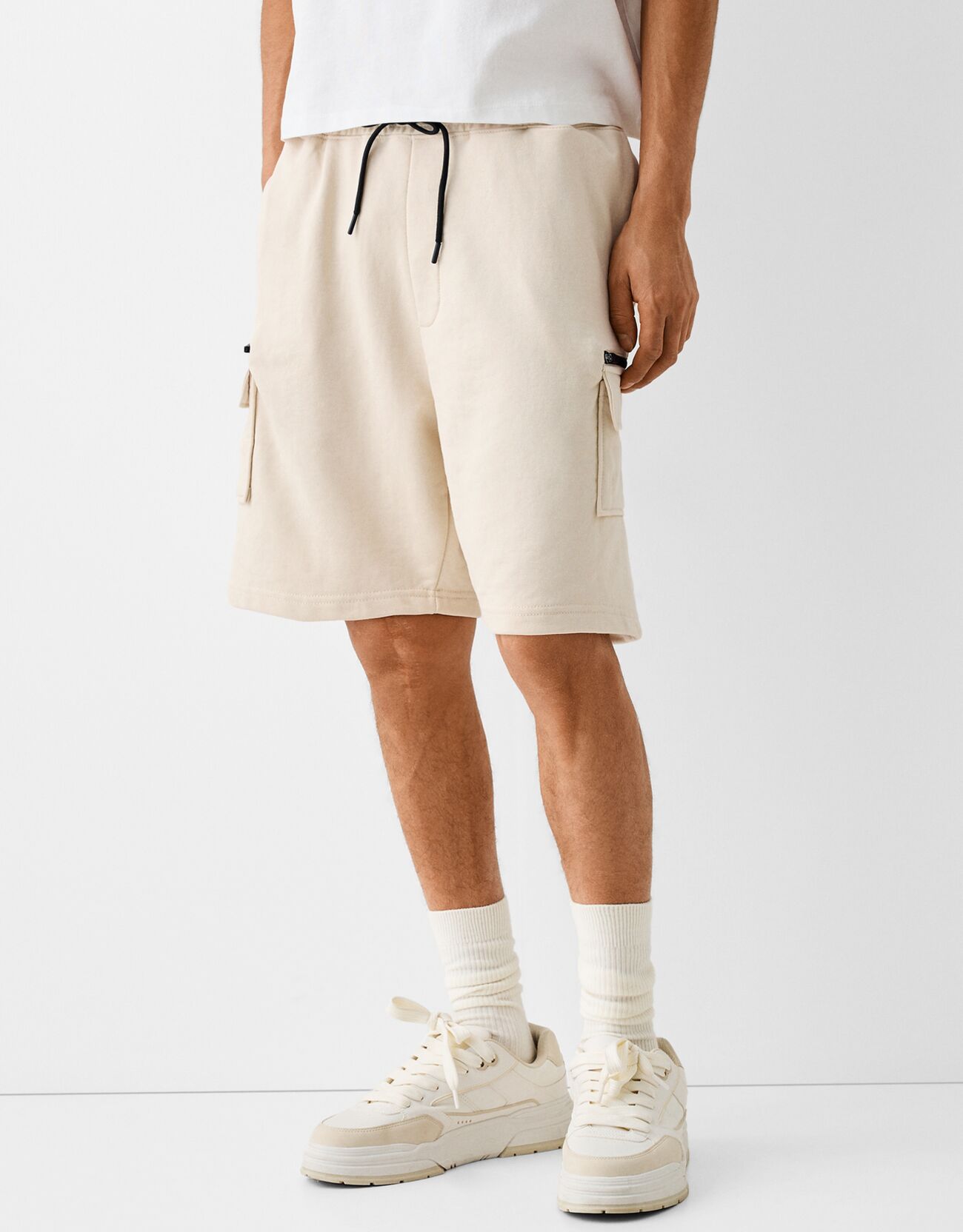 Bershka Cargo-Bermudashorts Aus Plüsch Herren M Sandfarbe