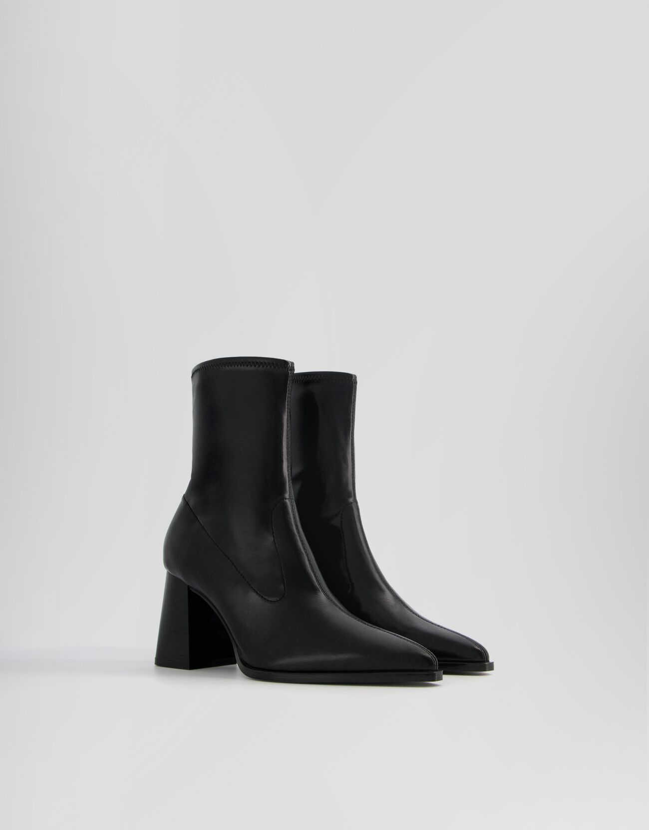 Bershka Spitz Zulaufende Schmale Stiefeletten Mit Breitem Absatz Damen 38 Schwarz