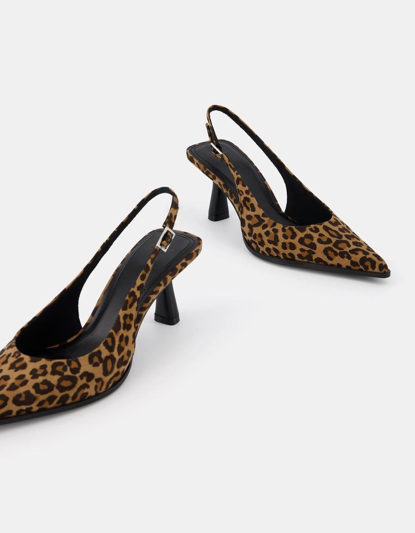 Animal print kitten heel shoes ქალი Bershka