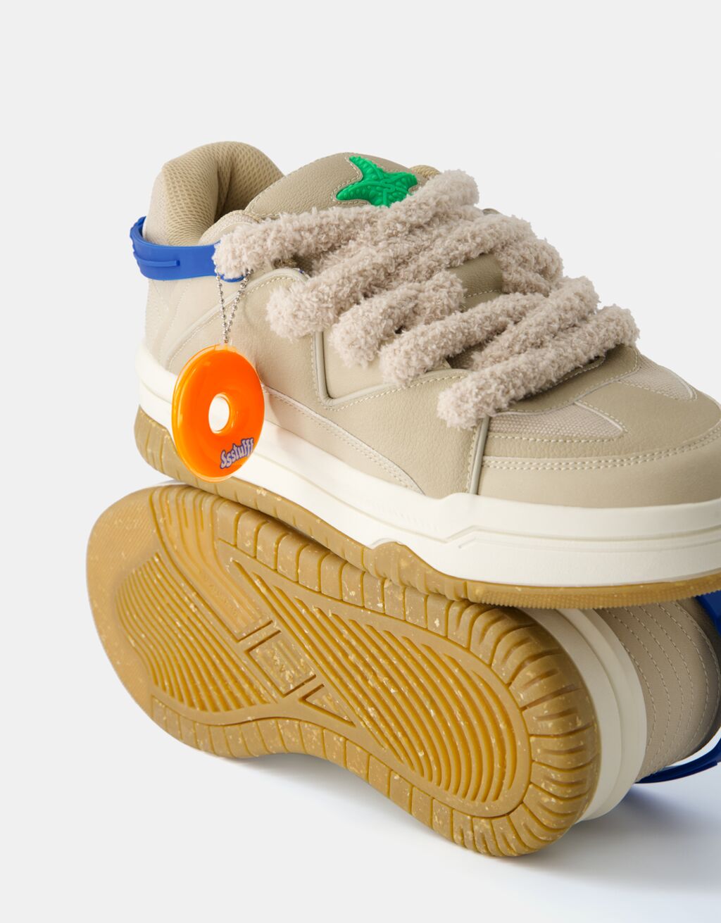 Zapatillas BERSSSHKA X SSSTUFFF detalle llavero-Arena-4