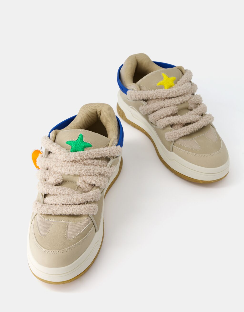 Zapatillas BERSSSHKA X SSSTUFFF detalle llavero-Arena-5