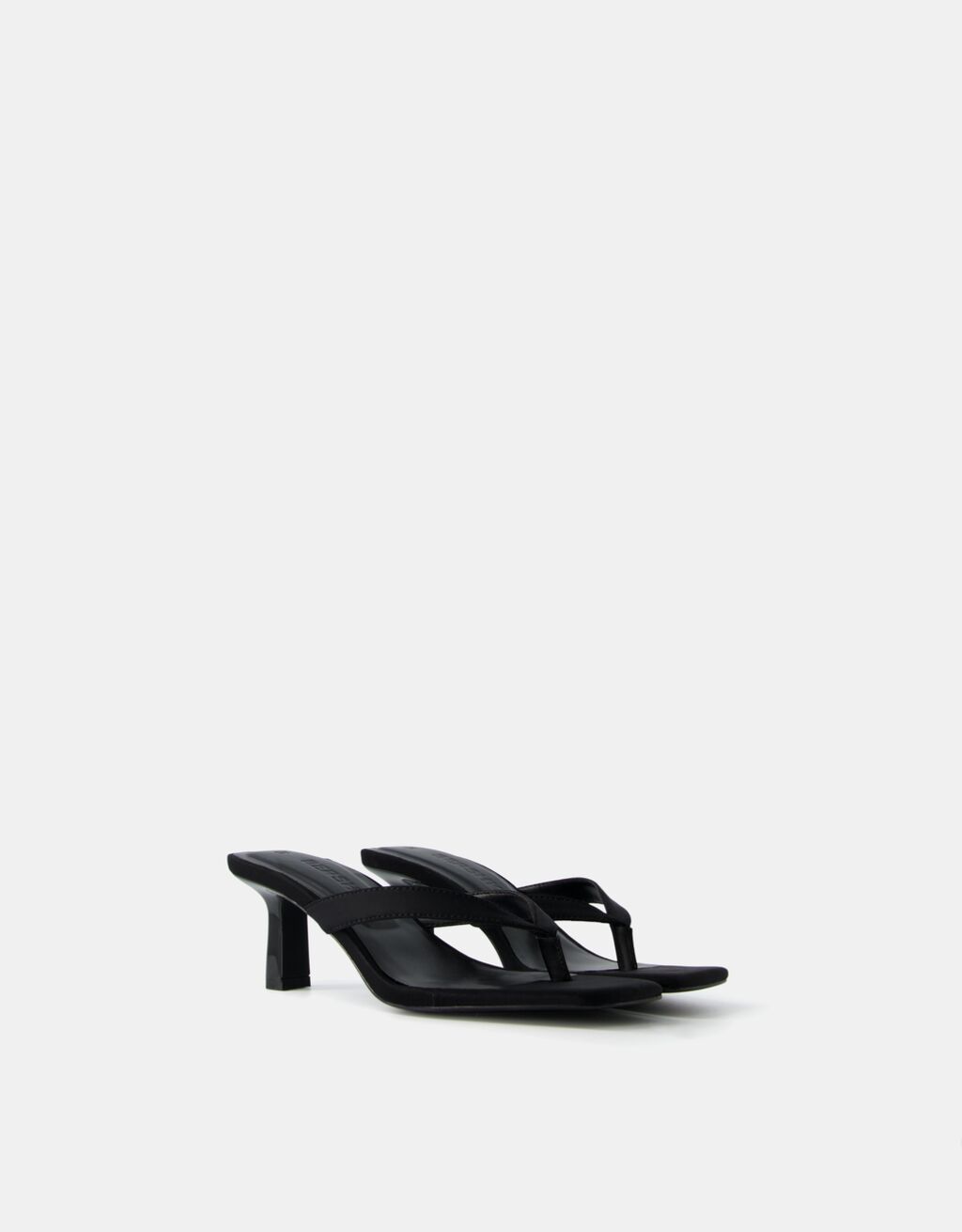 Kitten heel mule sandals. Kitten heels Women Bershka