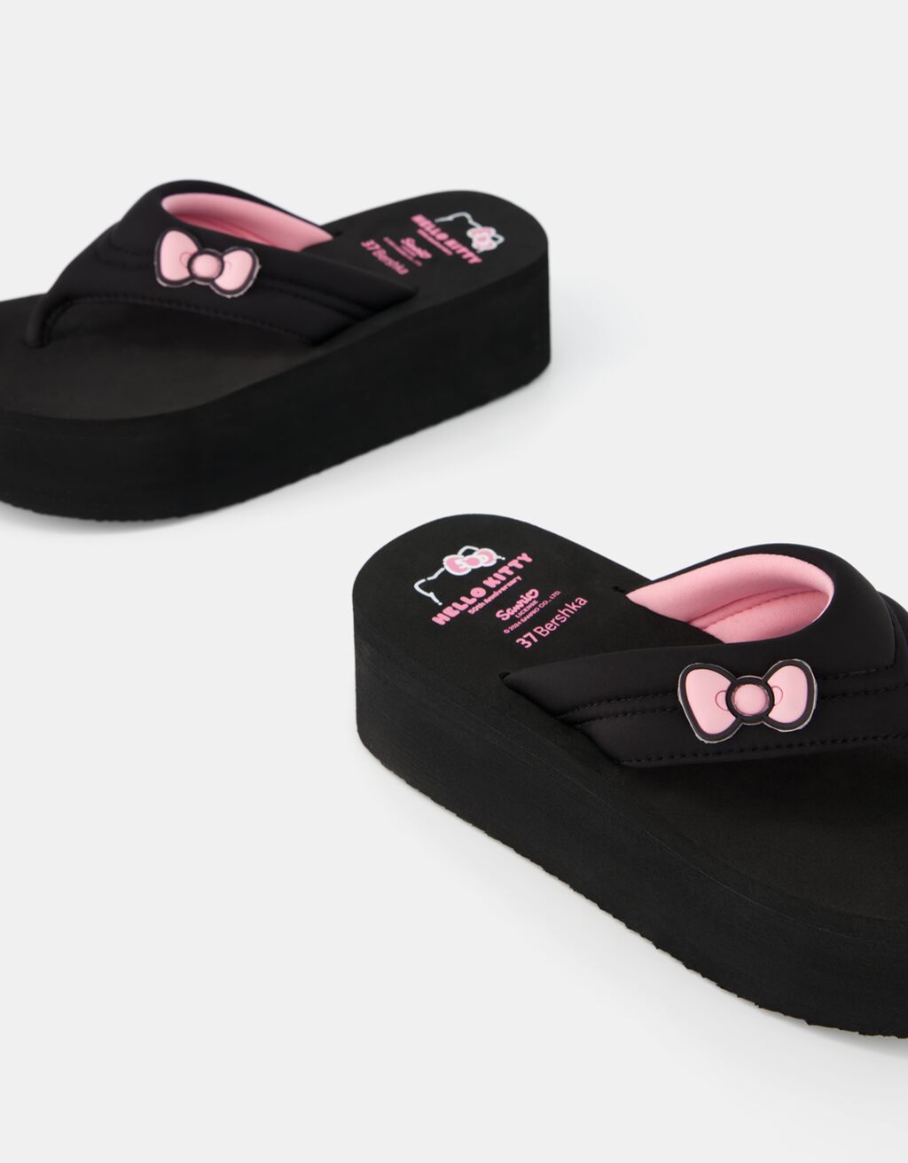 صندل هالو كيتي مبطن بنعل سميك-أسود-2