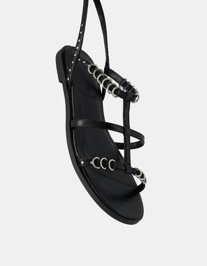 Sandália rasa detalhe anéis de metal-Preto-4