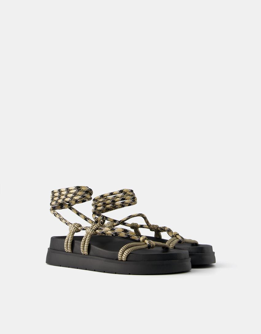 Sandália rasa com cordas-Combinado-0