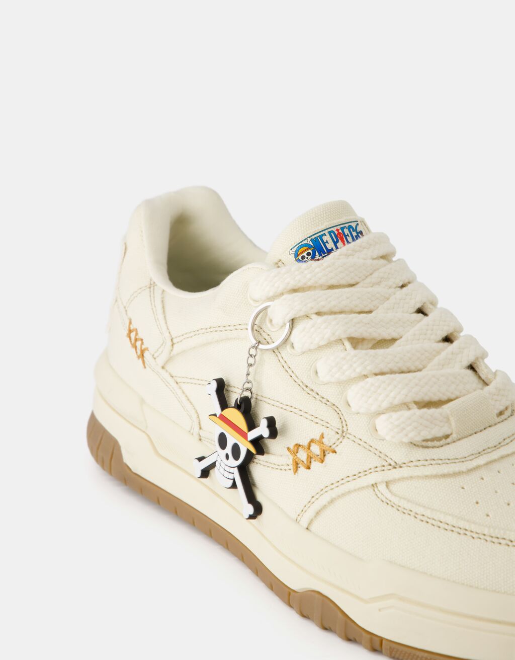 حذاء رياضي وان بيس تزلج بتفصيل سلسلة مفاتيح-رملي-1